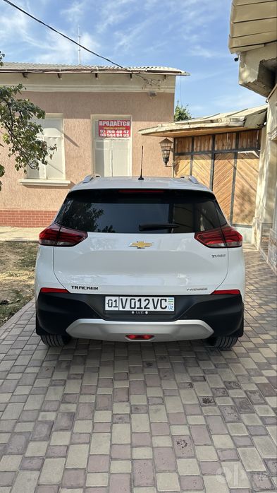 tracker 2 2024 premier