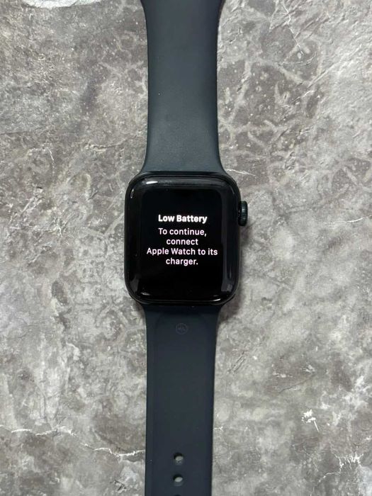 Продам Apple watch se 2 40 mm