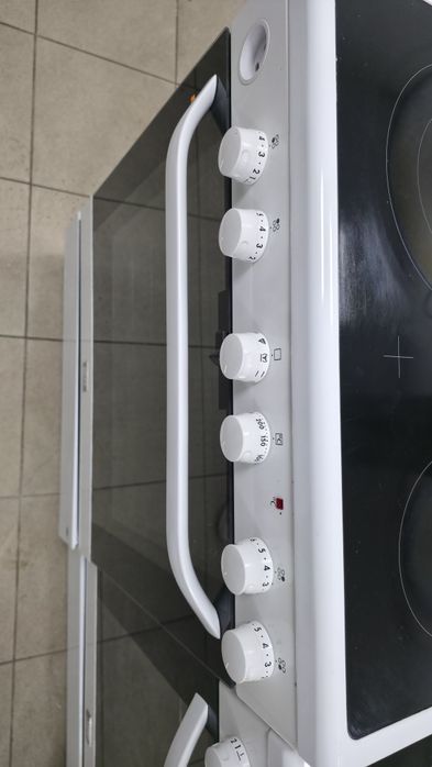 Печка с керамичени котлони Voss-Electrolux 74L