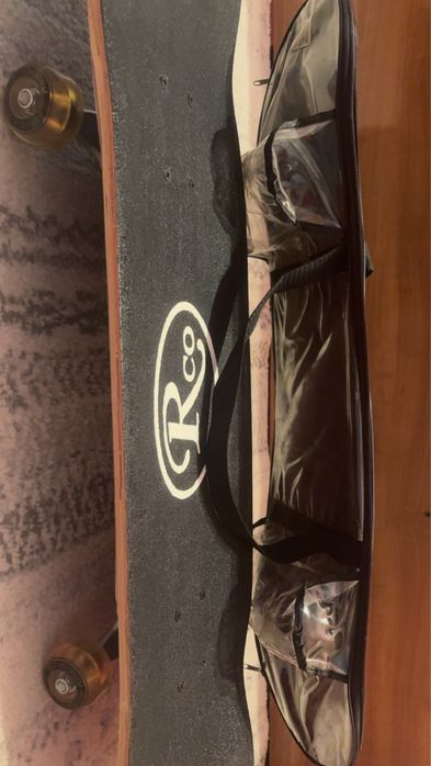 Vand skateboard cu ghiozdanel pentru transport (pret negociabil)