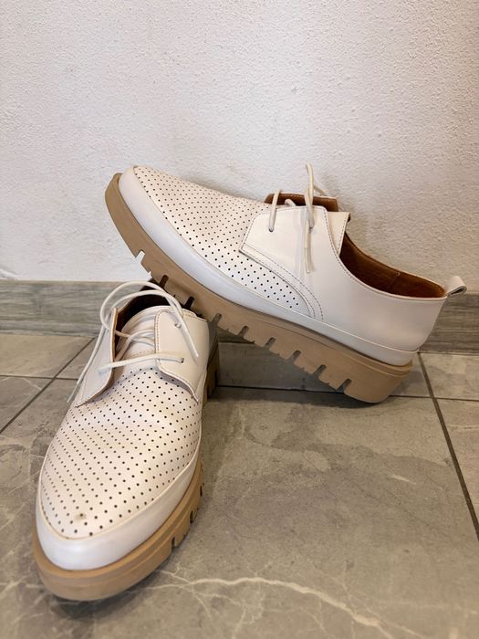 Пролетни обувки от естествена кожа