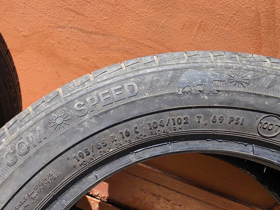 2 бр. гуми за бус 165/65/16C Gislaved 5 mm DOT 3816