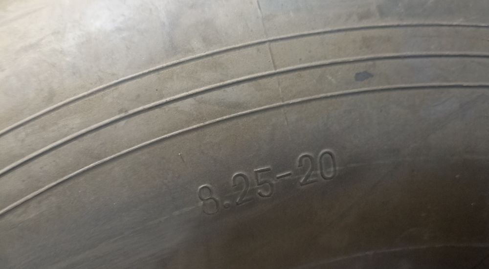 8.25-20 камера длинным вентелом