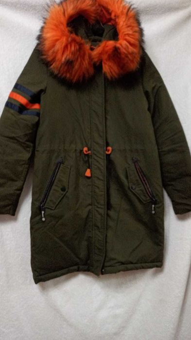 Женские куртки и дубленка.