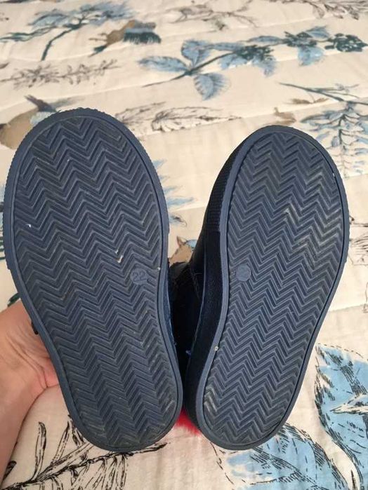 Ботинки на девочку.