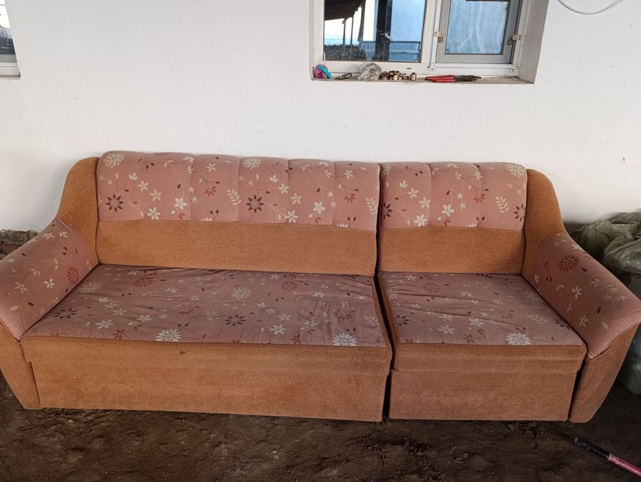 Продам диван цвет жёлтый