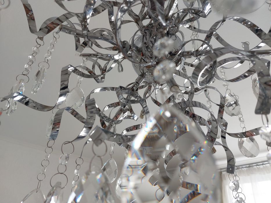 Люстра. В отличном состоянии