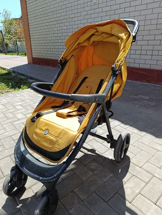 Детская прогулочная коляска