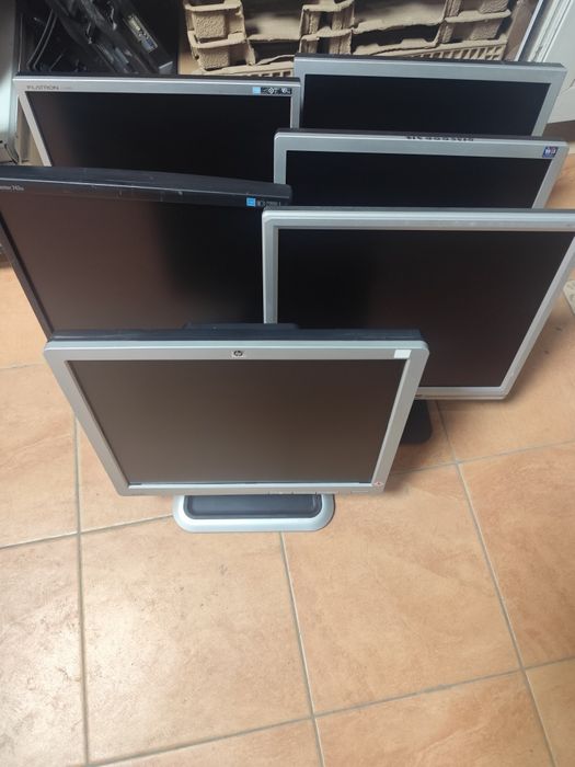 Монитор 17 дюймов продается