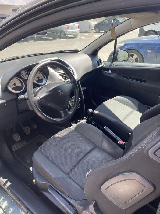 Peugeot 207 2010