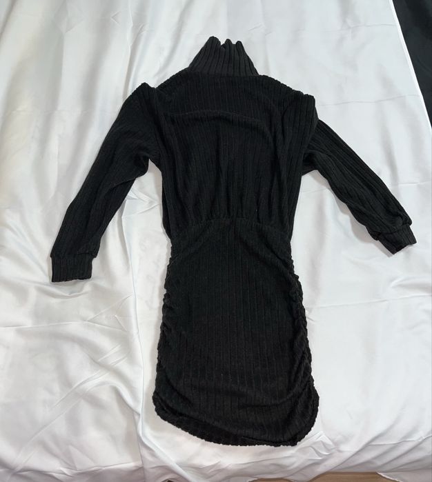 Вталени дамски зимни рокли