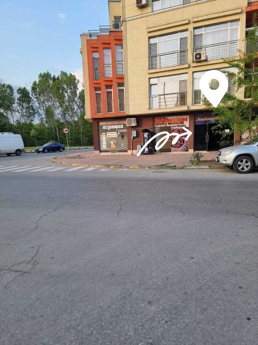 Дава се под наем Магазин в Пазарджик, Идеален център - 40 кв.м за 255 € - Снимка #1