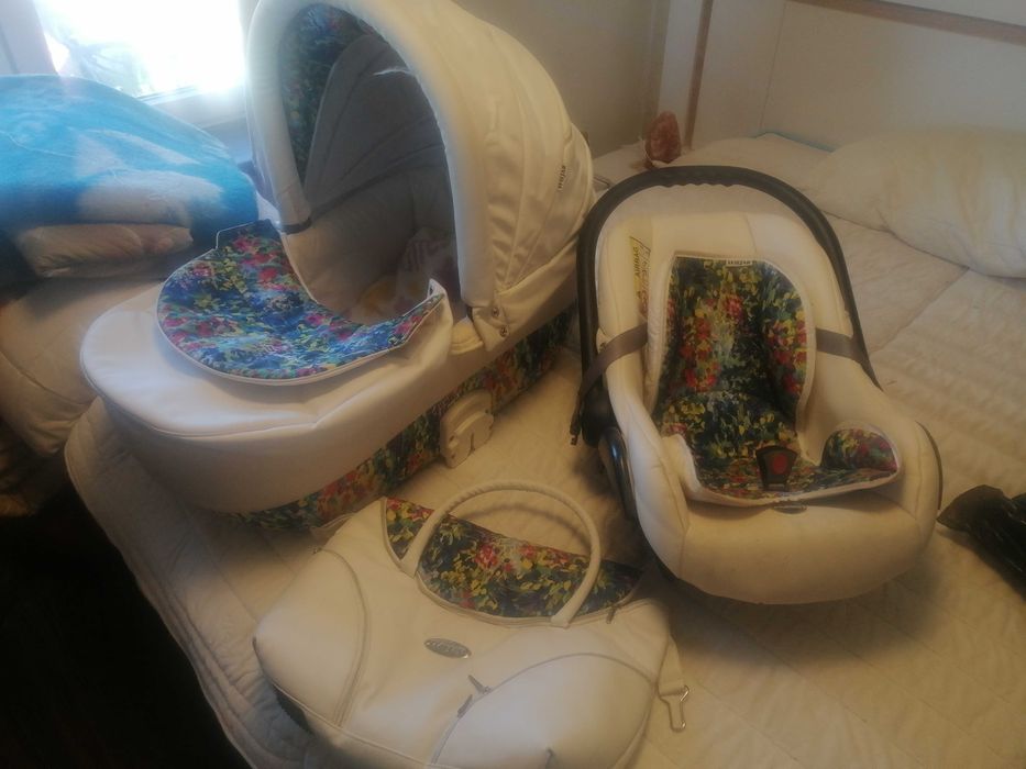 Продава се детска количка