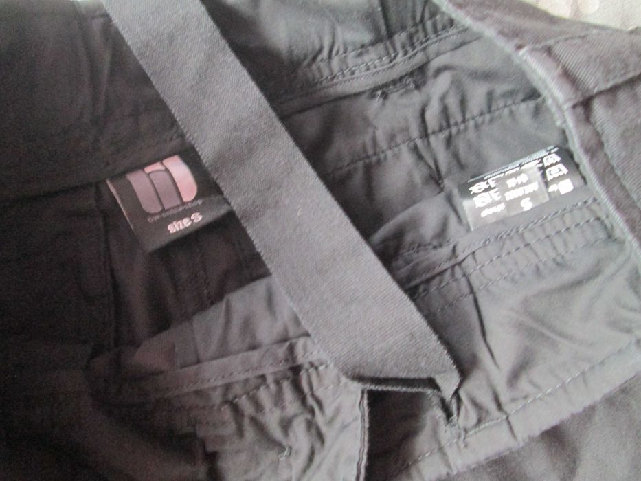 pantaloni negri scurti S
