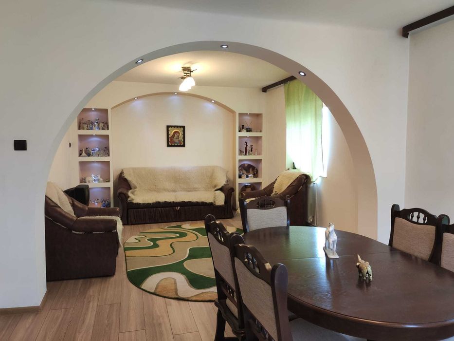 Vila cu gradina si pomi fructiferi 2500mp Dambovita