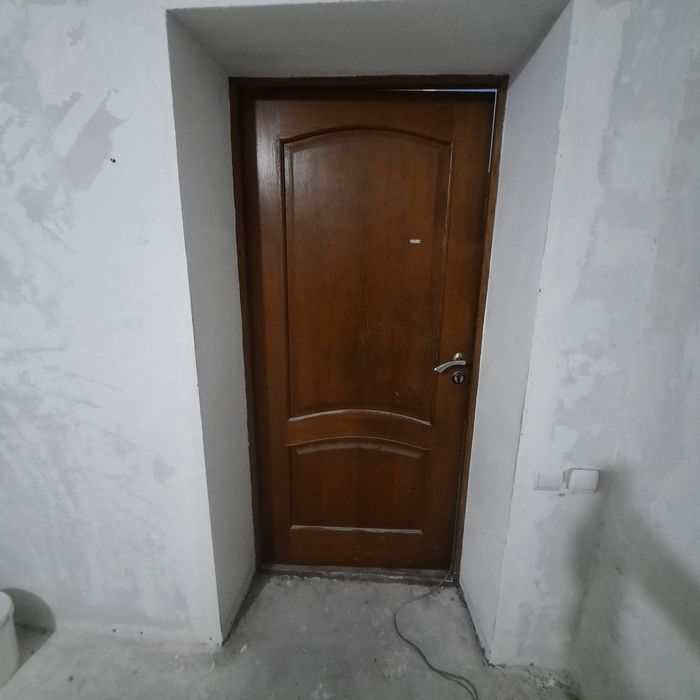 Продам двери  б/у.