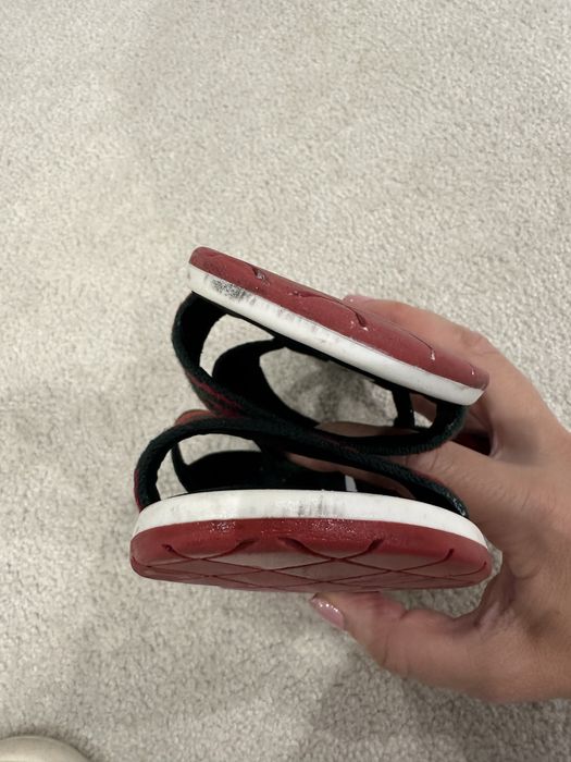 Детски кожени сандали за момиче на Gucci