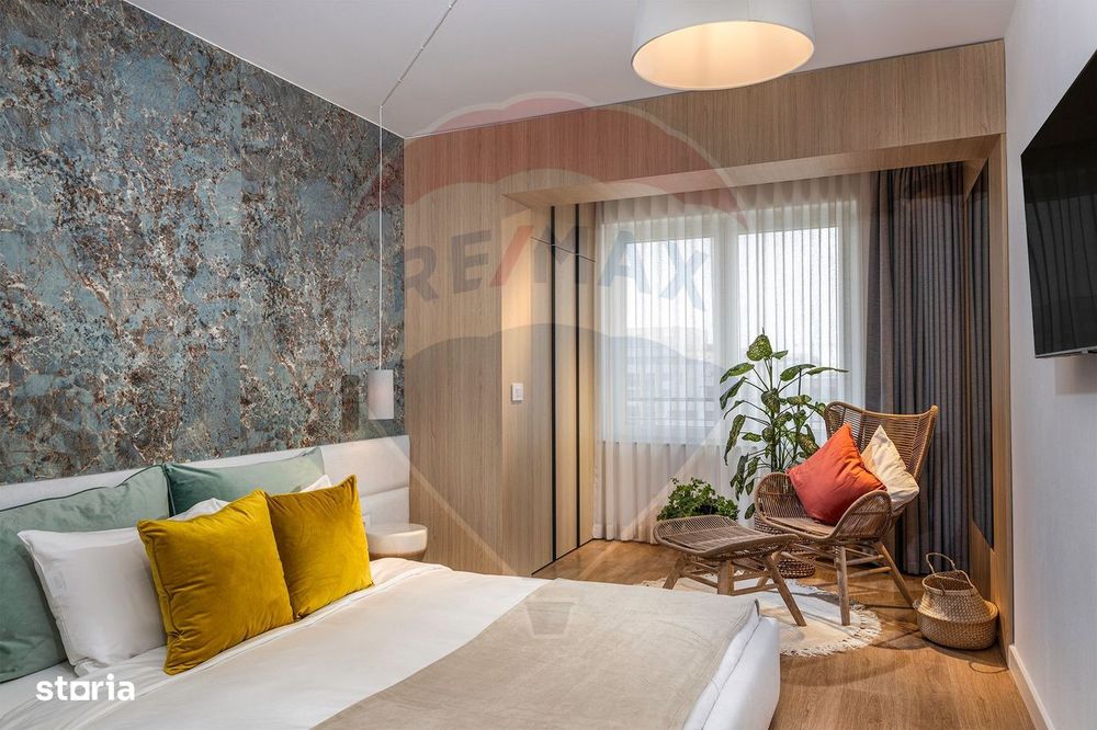 Apartament cu 3 camere de închiriat Pietonala Coresi