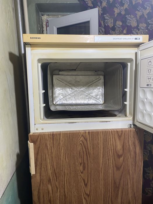 Бытовая техника холодильник