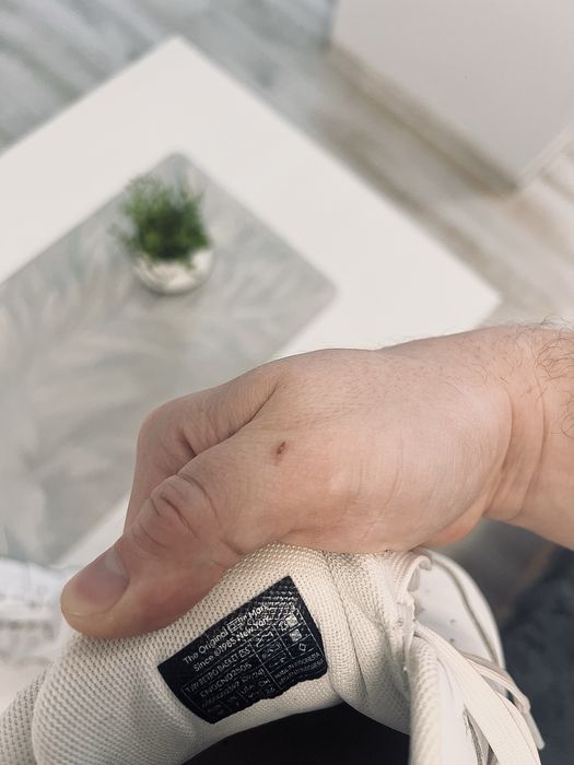 Tommy Hilfinger - nr 40