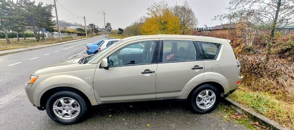 Mitsubishi outlander 2