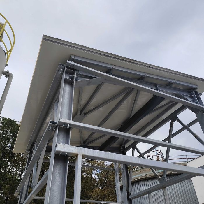 Ремонт на покриви и изграждане на нови.