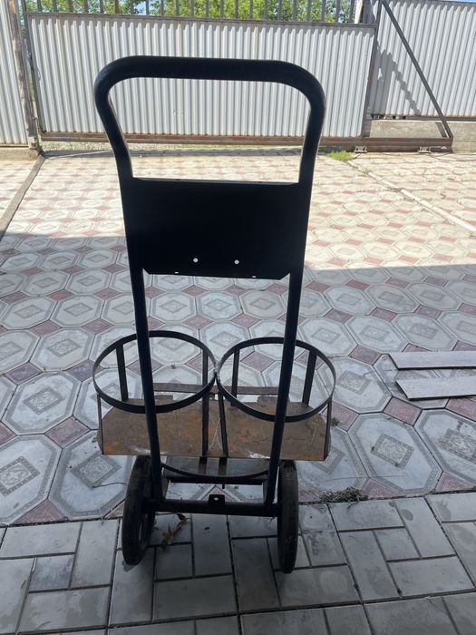 Тележка под 20л баклажки