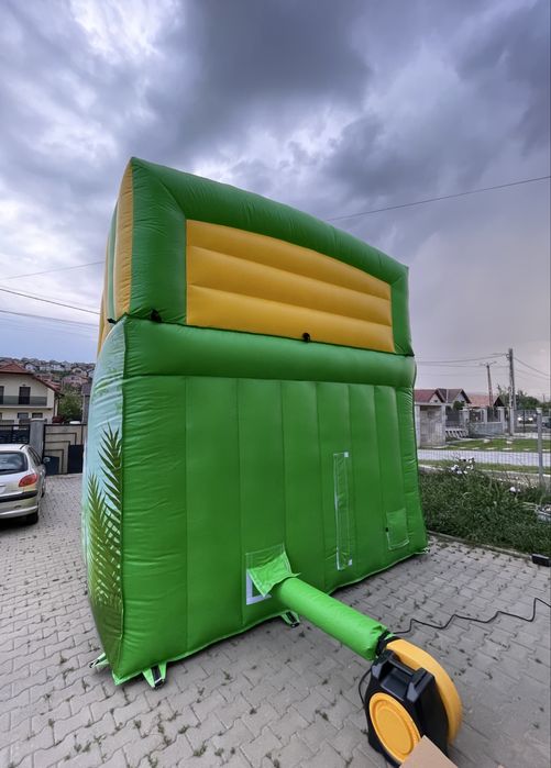 Vând tobogan/topogan gonflabil, fabricat în Italia, PVC