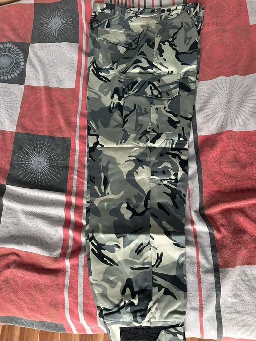 Камуфлажни дрехи