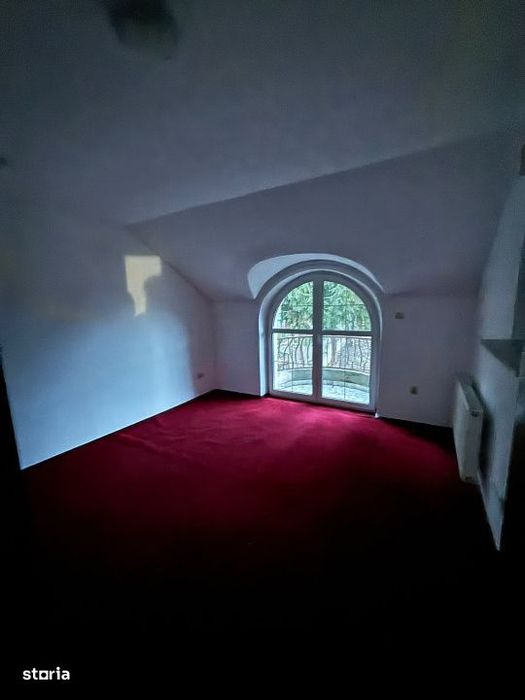 Casa de inchiriat, 180 mp, Andrei Muresanu, 6 parcari, garaj terasa, z