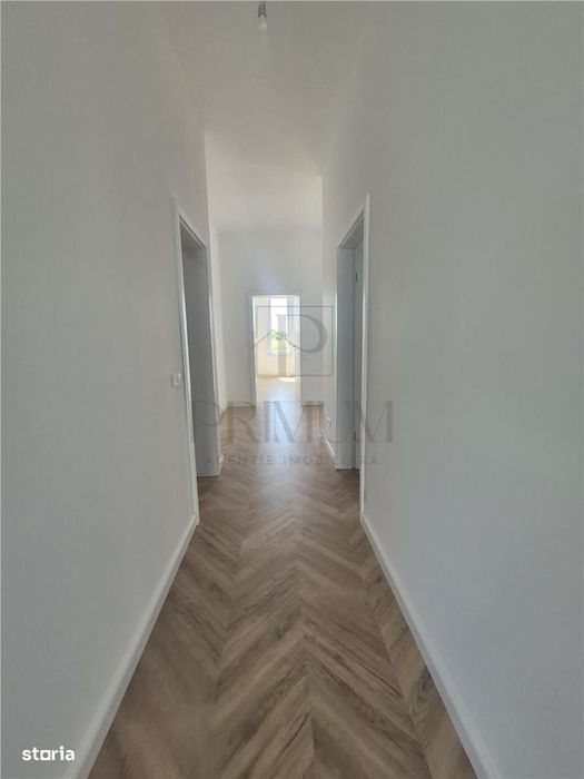 Duplex Despartit Prin Dressing  - Parter - La Cheie