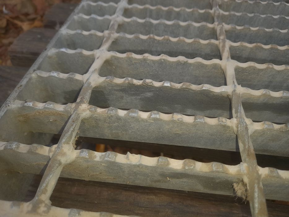 Саты сатылады. Продаются ступеньки