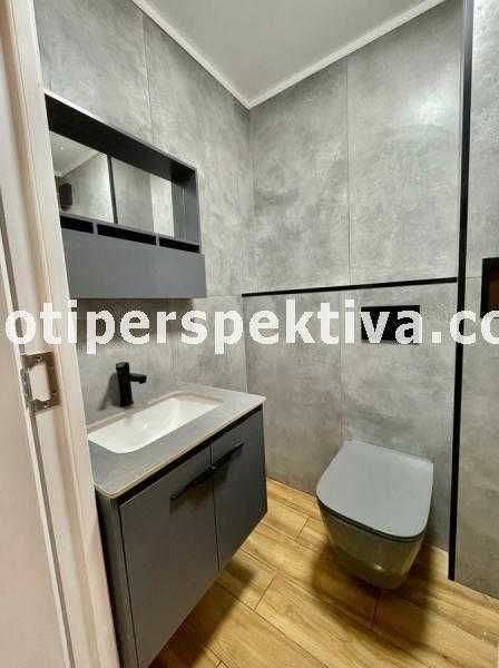 Продава се Тристаен апартамент в Пловдив, Христо Смирненски - 70 кв.м за 2057 €/кв.м - Снимка #8