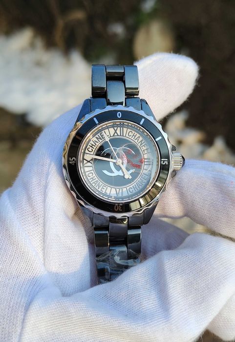 Продам часы женские красивые