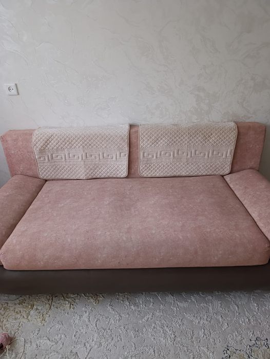 Диван мягкий для гостиной