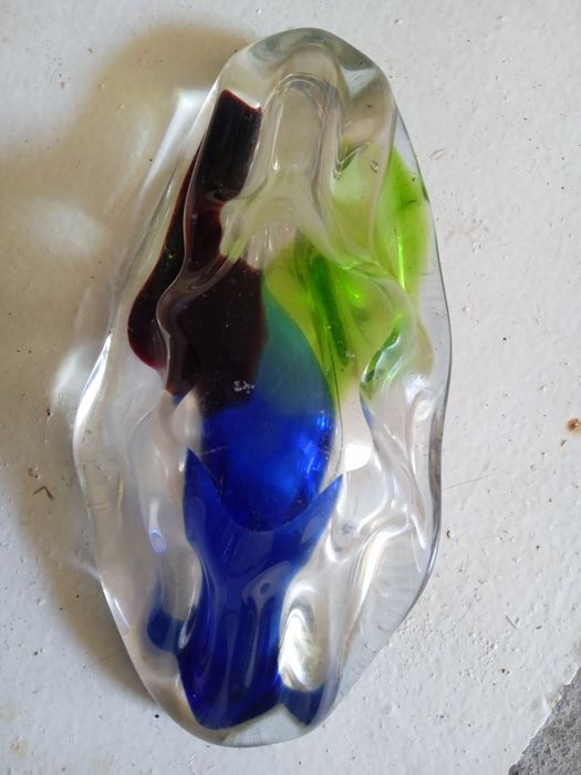 Продавам употребявани пепелници.