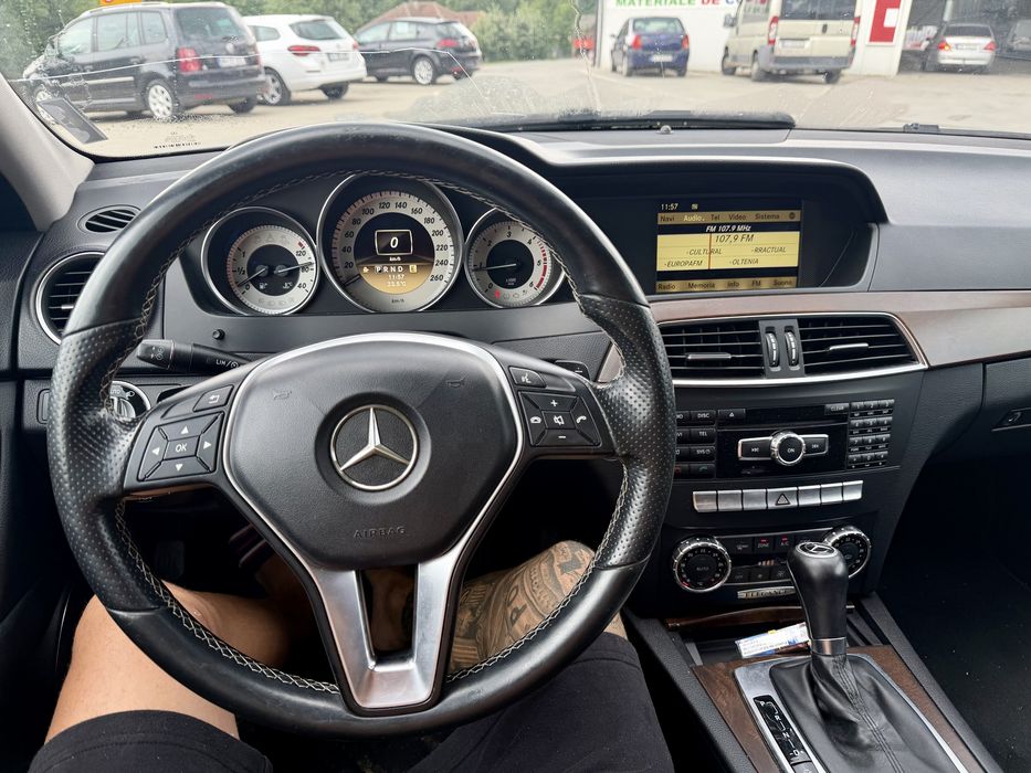 MERCEDES-BENZ C-Class 2011 — imagine 5