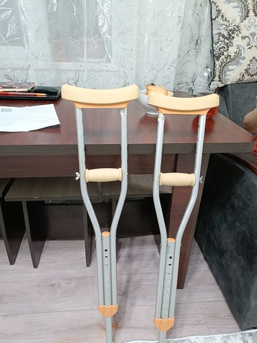 Продам костыли срочно
