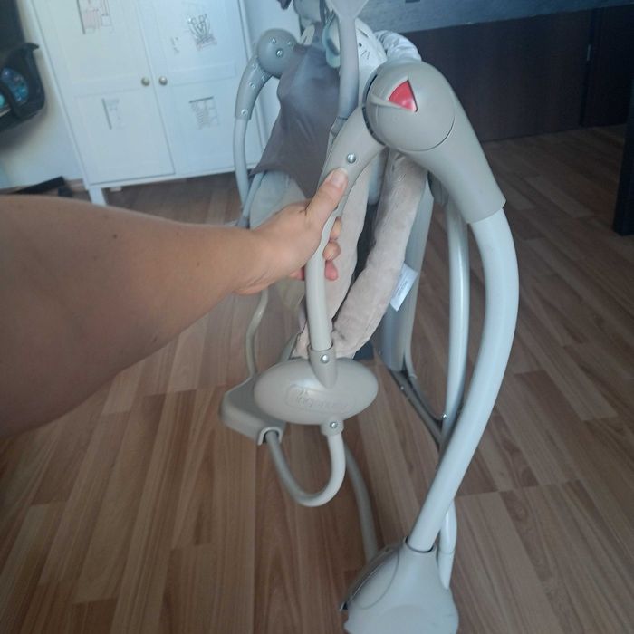 Vând leagăn electric bebe cu carusel, sunete și vibrații
