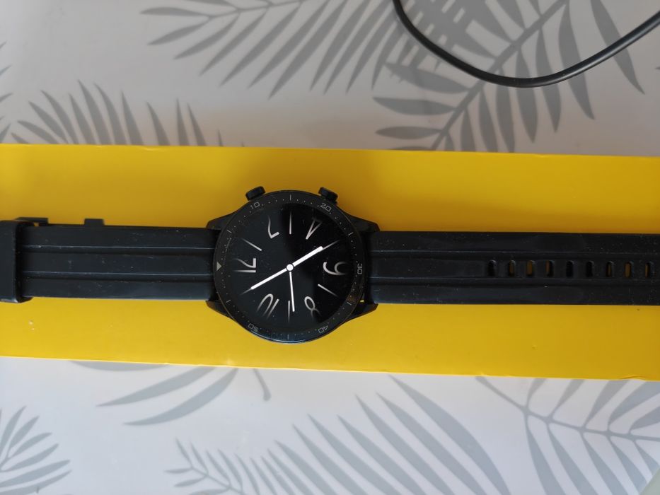Продам смарт часы Realmi watch
