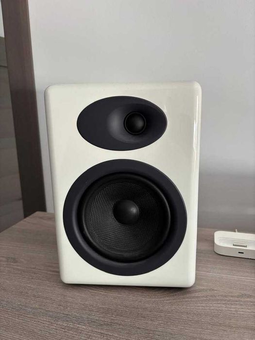 Boxe Albe Audioengine model 5