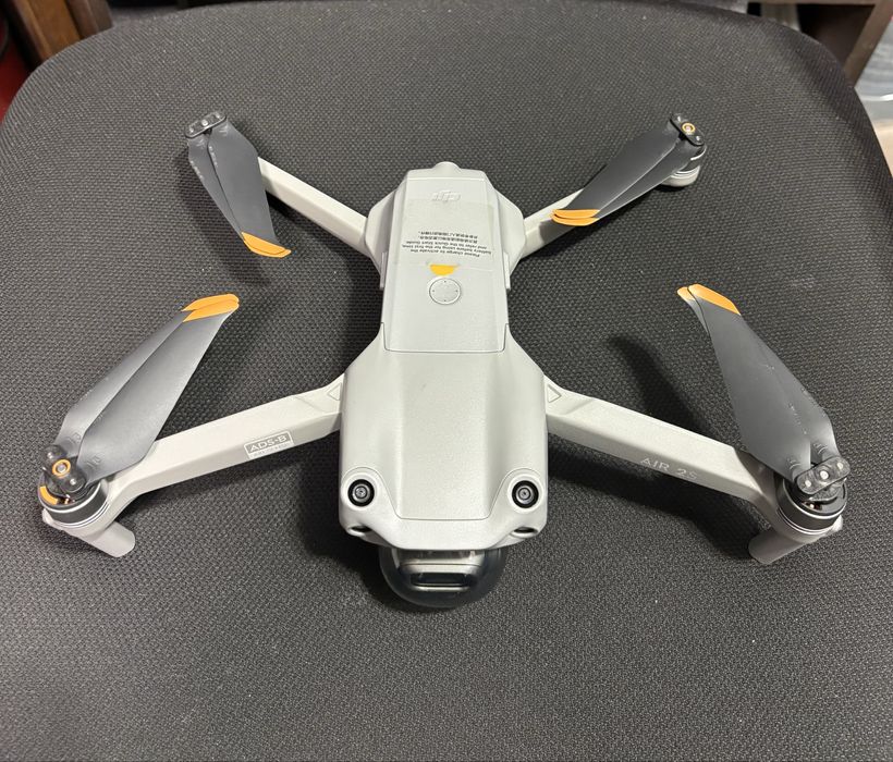 MDM vinde: Drona DJI Air 2S Fly More Combo.