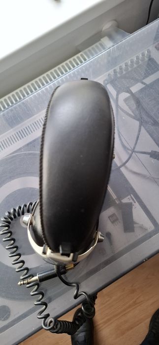 Căști audio NAD, model 10