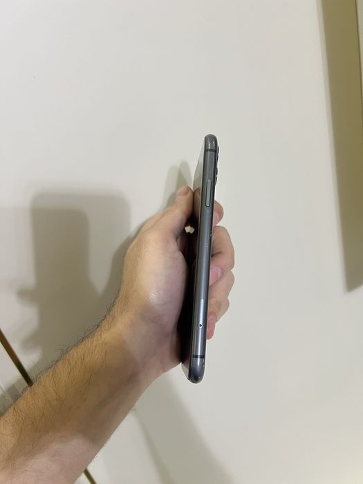 Продам IPhone 11 64gb