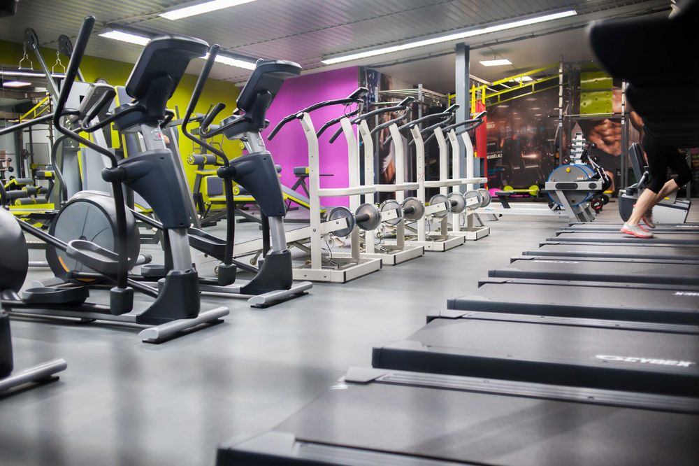 Pardoseala Modulara din PVC pentru Ateliere și Service Auto