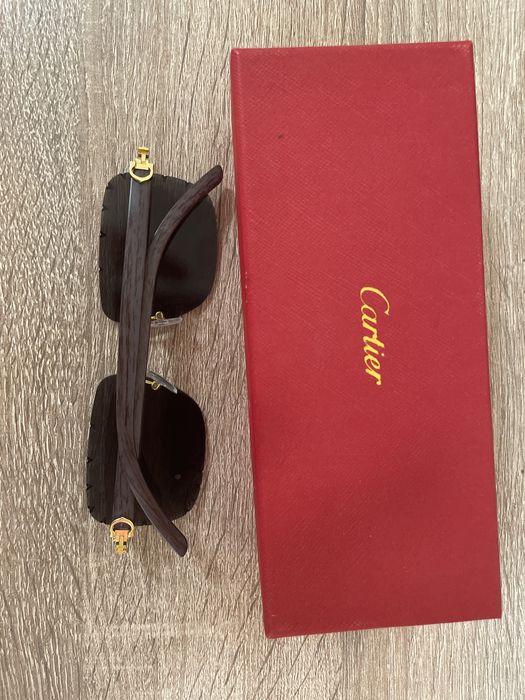 Продавам очила Cartier с дървесен дизайн