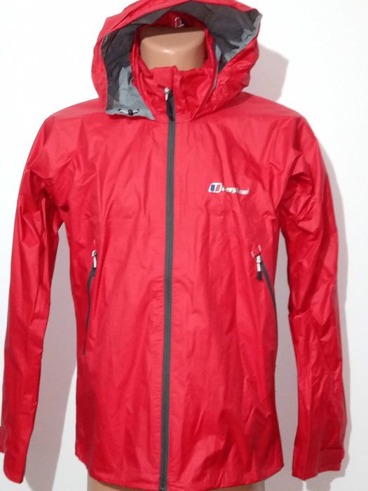 Vând geacă impermeabilă Berghaus