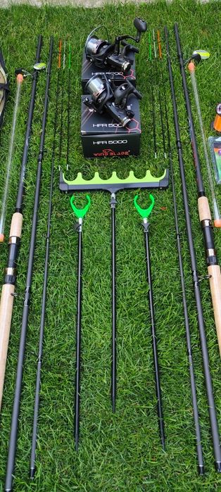 Set 2 Lansete Feeder Carbon Wind Blade Black Fox 3,90m,2 Mulinete HFR 5000 cu Baitrunner, Senzori+Suporți+Geanta,2 Monturi+Matriță,Fir