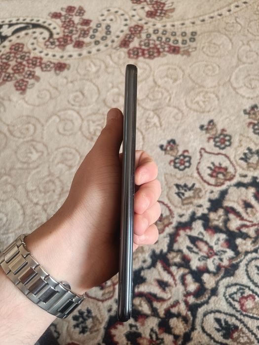 Продаю Poco f3 8/256