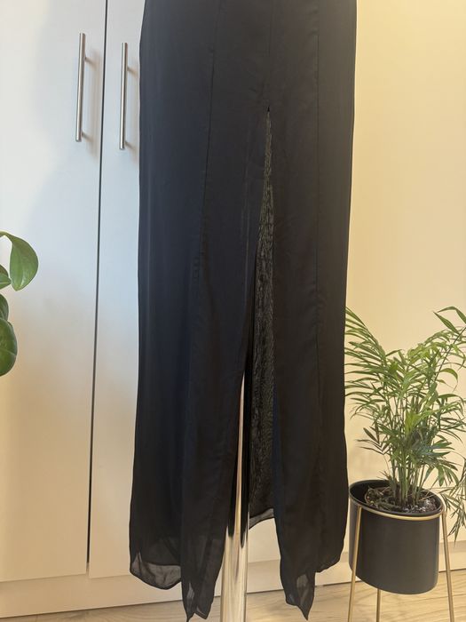 Rochie de gală lungă neagră din voal șliț în față Massimo Dutti Studio
